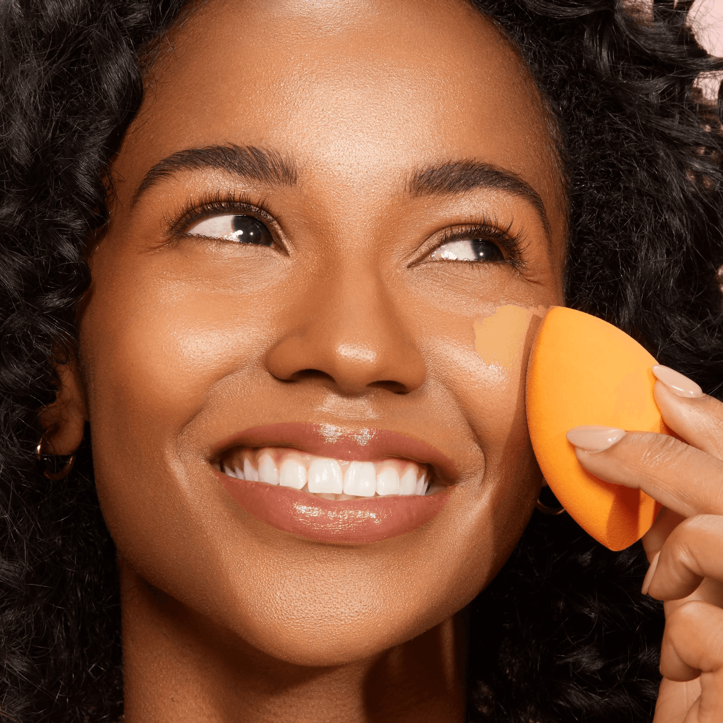 Real Techniques - Miracle Complexion Sponge + Travel Case
