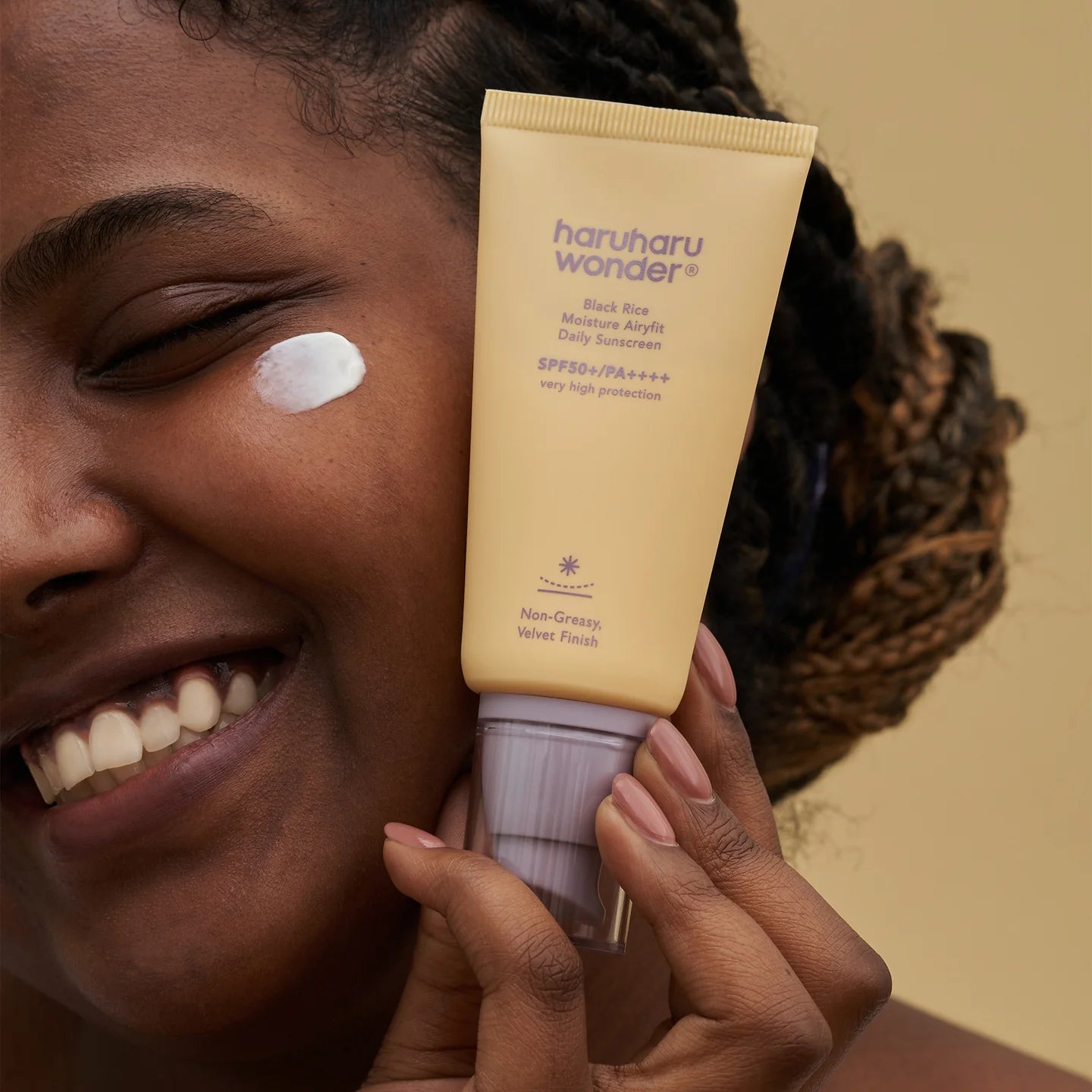 Black Rice Moisture Airy Daily Sunscreen SPF50+ PA++++ (55ml)